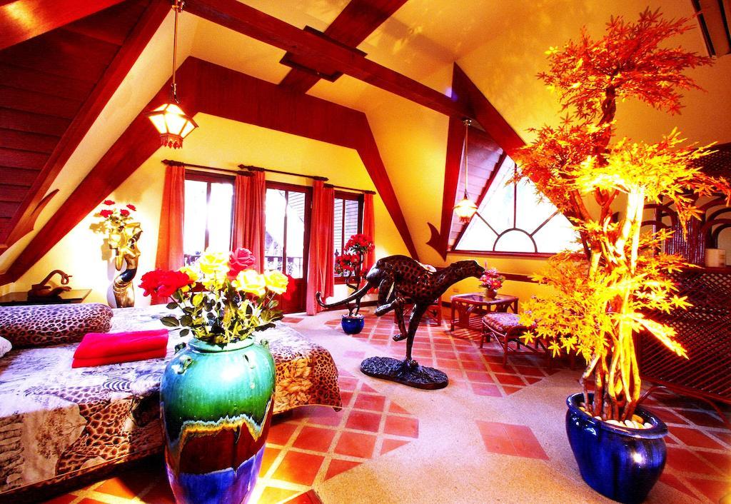 Coco Palace Resort Nai Harn Номер фото