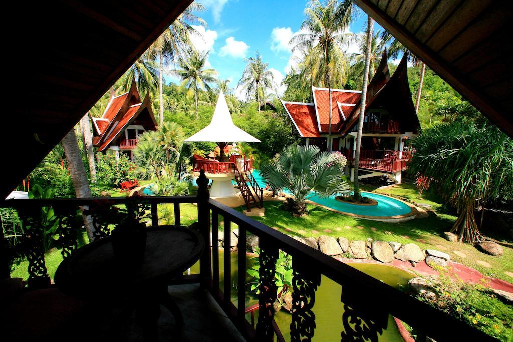 Coco Palace Resort Nai Harn Номер фото